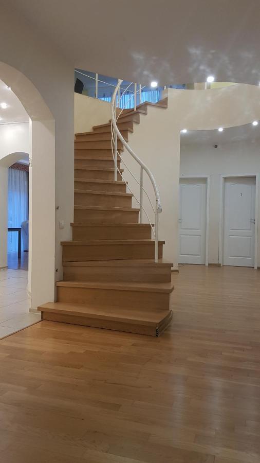 Sofia Apartments, 6 Rooms, 260M2 วิลนีอุส ภายนอก รูปภาพ